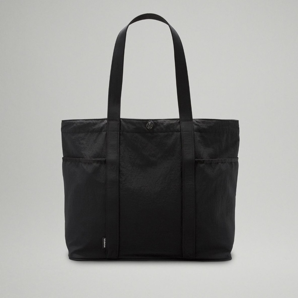 LULULEMON DAILY MULTIPOCKET TOTE BAG 20L BLACK